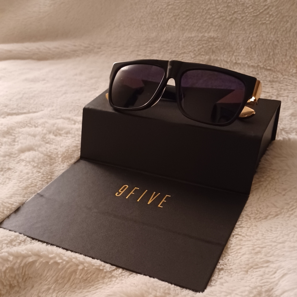 9 FIVE 22  sunglasses unisex BNIB